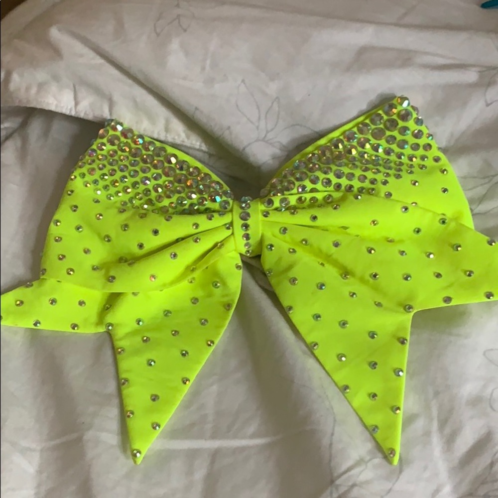 A yellow bows of london cheer bow